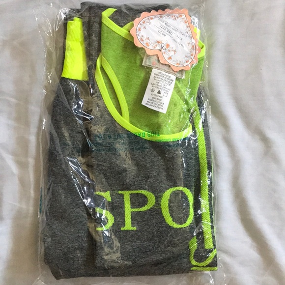 Workout Clothes - Picture 1 of 3